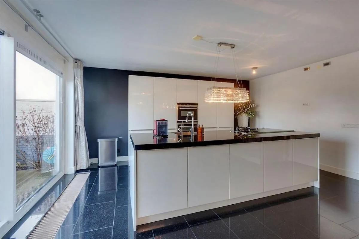 Lil Amsterdam Topfloor A Room Ensuite With Balcony Uithoorn Homestay